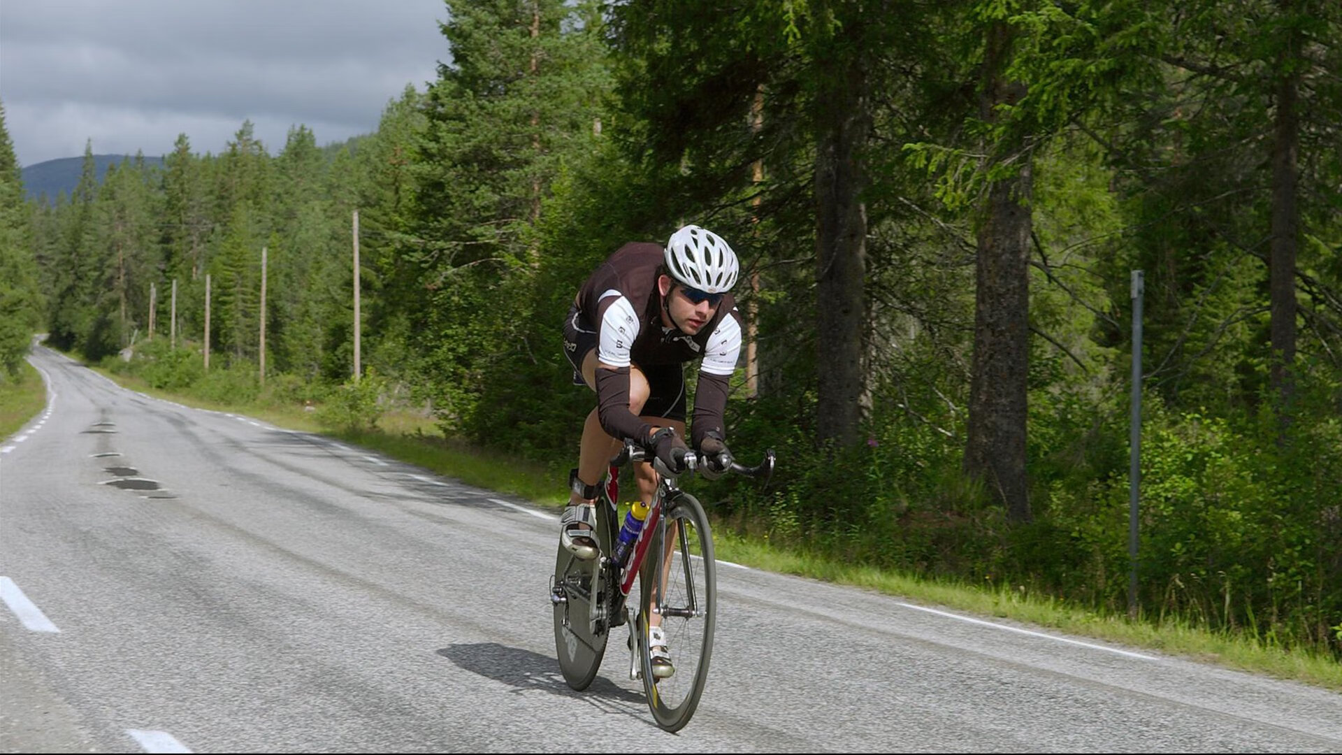 中国游泳队巴黎奥运备战冲刺，新星崛起，老将坚守，目标再创辉煌