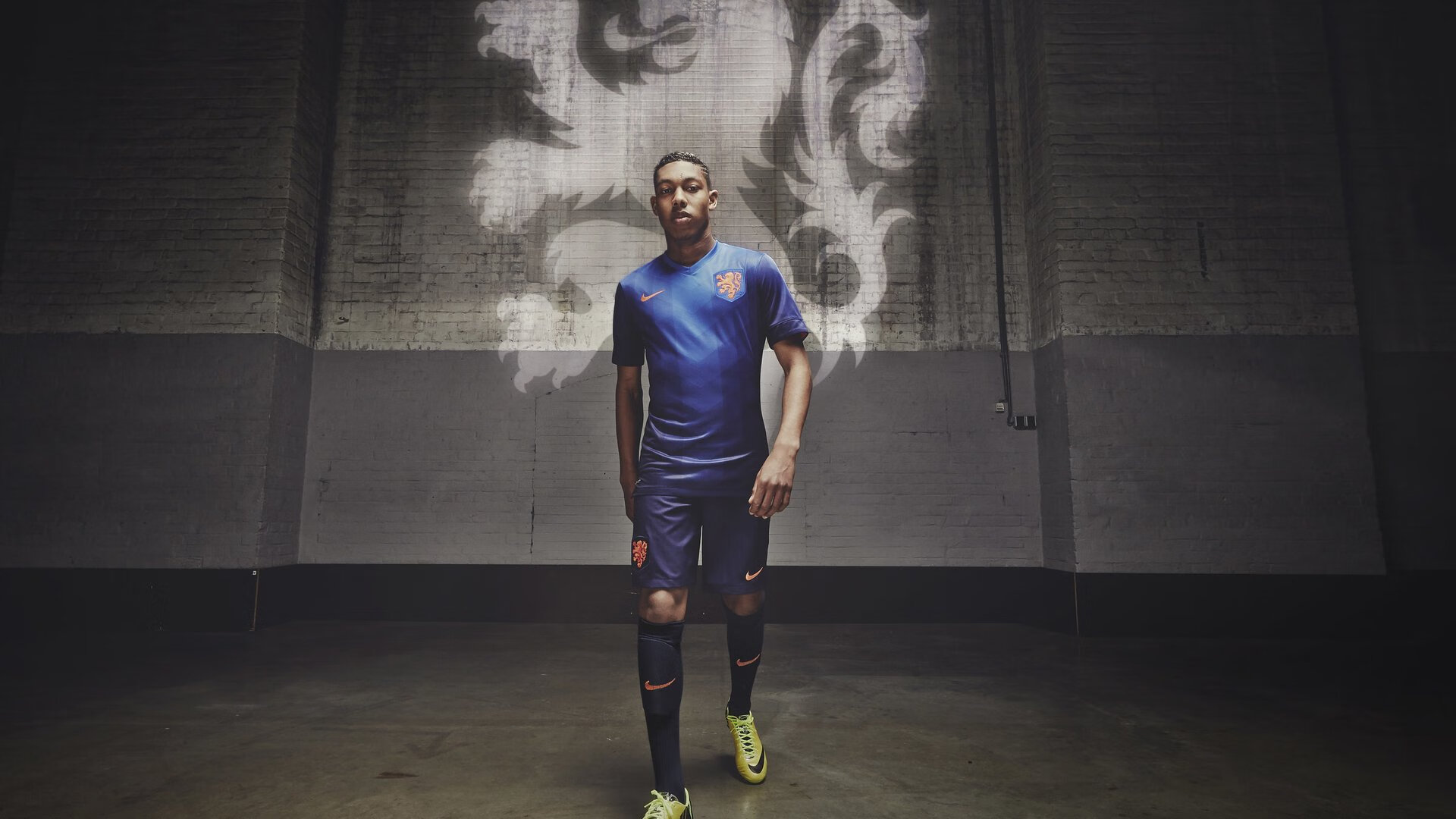 C罗梅开二度助利雅得胜利逆转夺冠，传奇继续书写新篇章